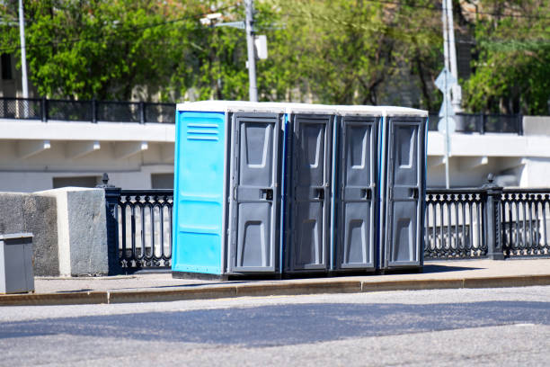 Porta potty delivery and setup in Madison, IL